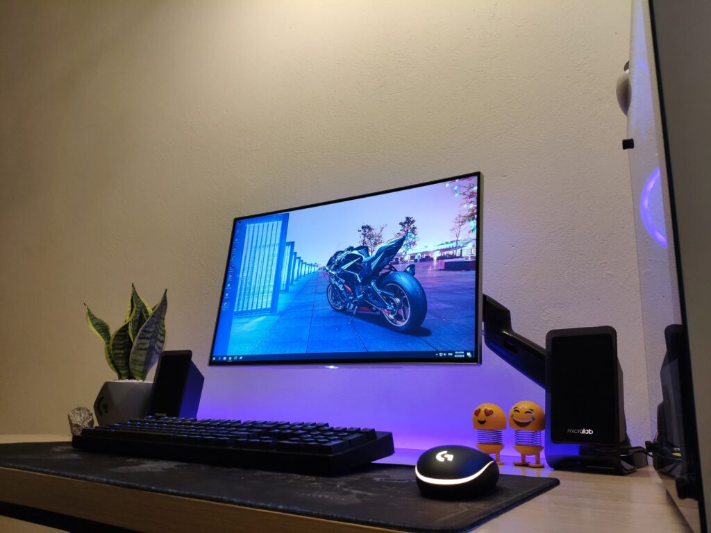Góc gaming tầm trung nhưng vẫn lung linh - Ảnh 2