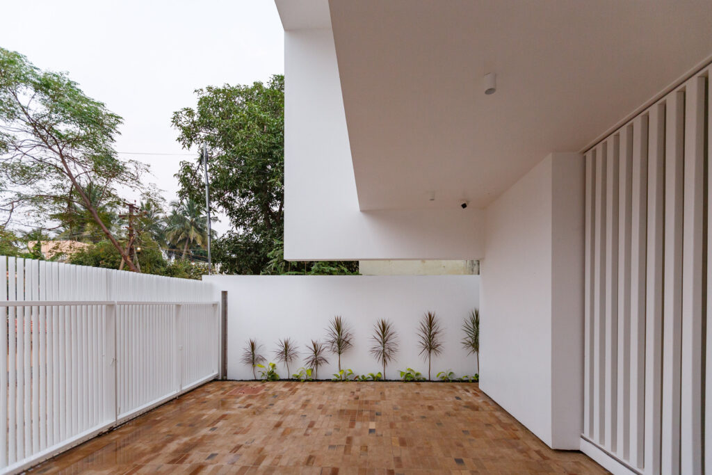 Thiết kế chống nóng nhưng vẫn đảm bảo ánh sáng - Ảnh 3