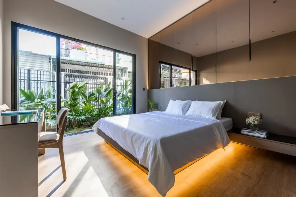 Ngôi nhà với khu vườn trên cao độc đáo tại Nha Trang - Ảnh 10