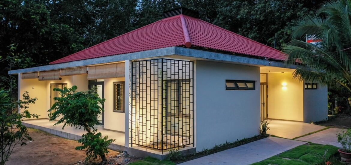 Ảnh Ngôi nhà mái ngói hình phễu để chống nóng ở Tây Ninh