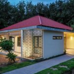Ảnh Ngôi nhà mái ngói hình phễu để chống nóng ở Tây Ninh