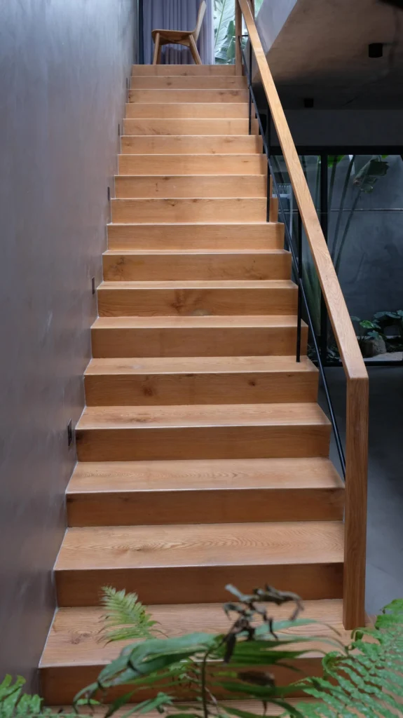 Nhà ống không có bất kỳ tường ngăn nào, kể cả nhà vệ sinh - Ảnh 6