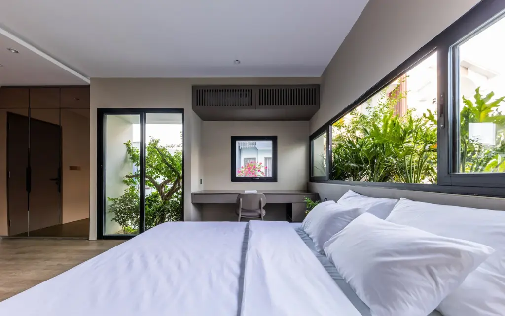 Ngôi nhà với khu vườn trên cao độc đáo tại Nha Trang - Ảnh 9